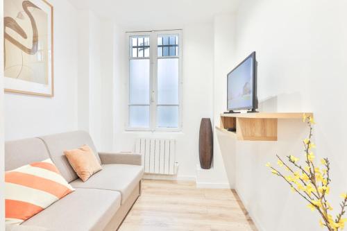 Charming studio 2P Eiffel Tower - carbon neutral hotel in Paris