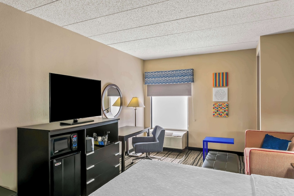 Hampton Inn Bowie - photo 16