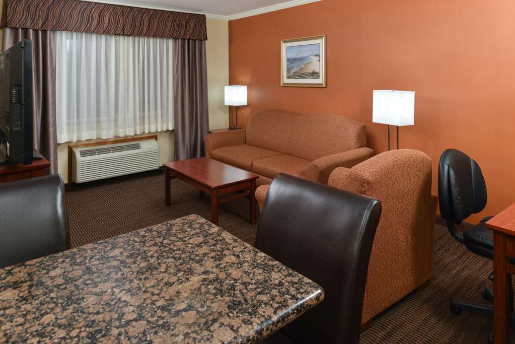 Best Western Plus Landmark Inn - photo 18