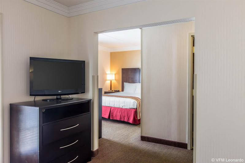Black Bear Inn & Suites - photo 33