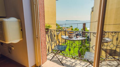 La Finestra sul Lago Italian Homing — 4-Star Luxury Hotel in Gardone Riviera, Italy