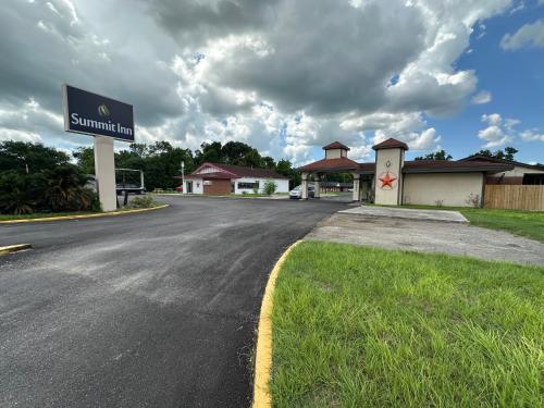 Summit Inn Dayton - photo 4