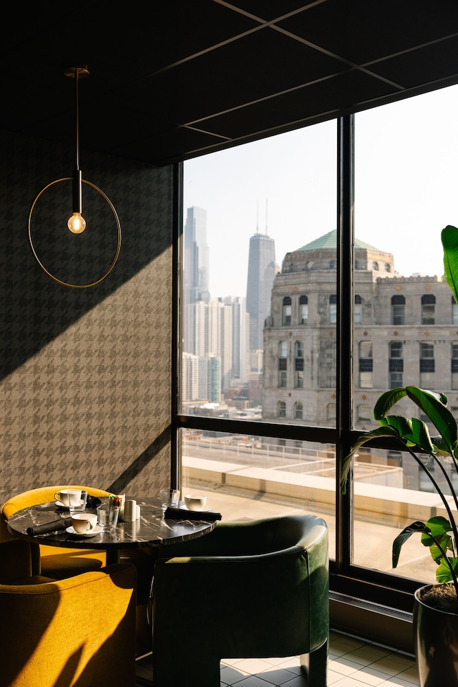 voco Chicago Downtown Riverwalk by IHG - photo 214