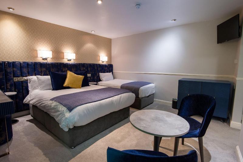Woodenbridge Hotel & Lodge