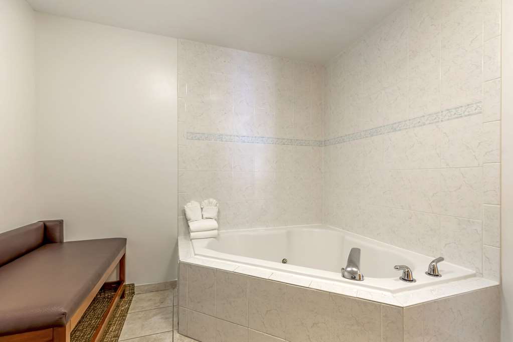 Comfort Suites Longmont - photo 20