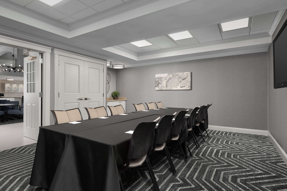 Homewood Suites by Hilton Reading - photo 38