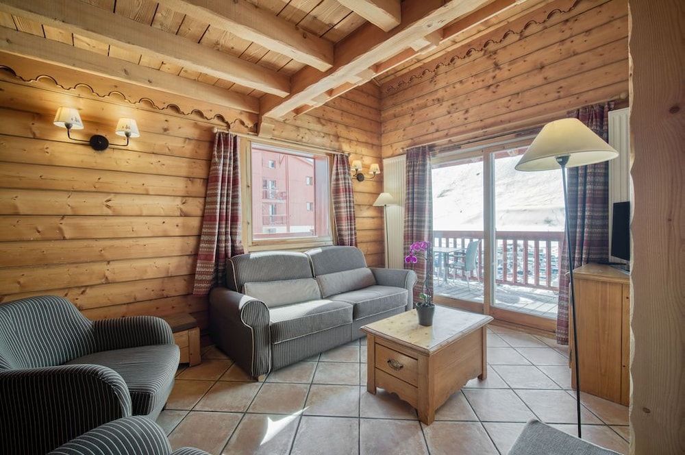 Ecrin 324 — 4-Star Luxury Hotel in Tignes, France