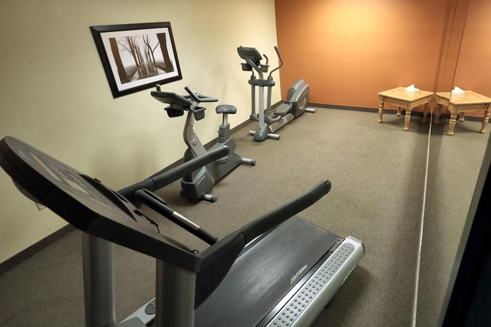 Lancaster Inn and Suites - photo 31