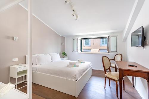 iFlat Bright Brand New 2 Bedroom Apt in Monti — 4-Star Luxury Hotel in Rome, Italy