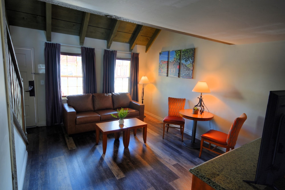 Royal Copenhagen Inn - photo 13
