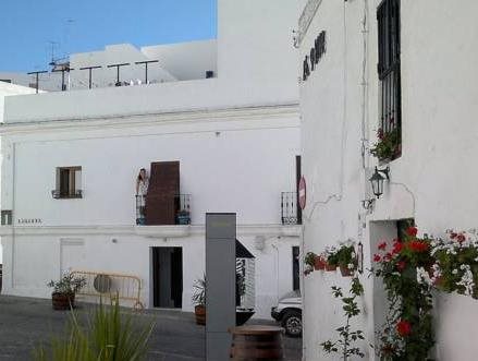 Apartamentos y Estudios Casa de la Hoya — 4-Star Luxury Hotel in Vejer De La Frontera, Spain