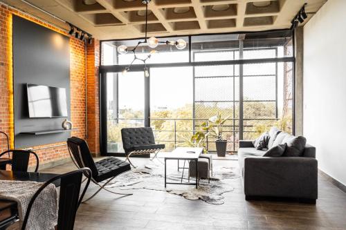 Spacious apartment with Style and Natural Light — 4-Star Luxury Hotel in Asuncion, Paraguay