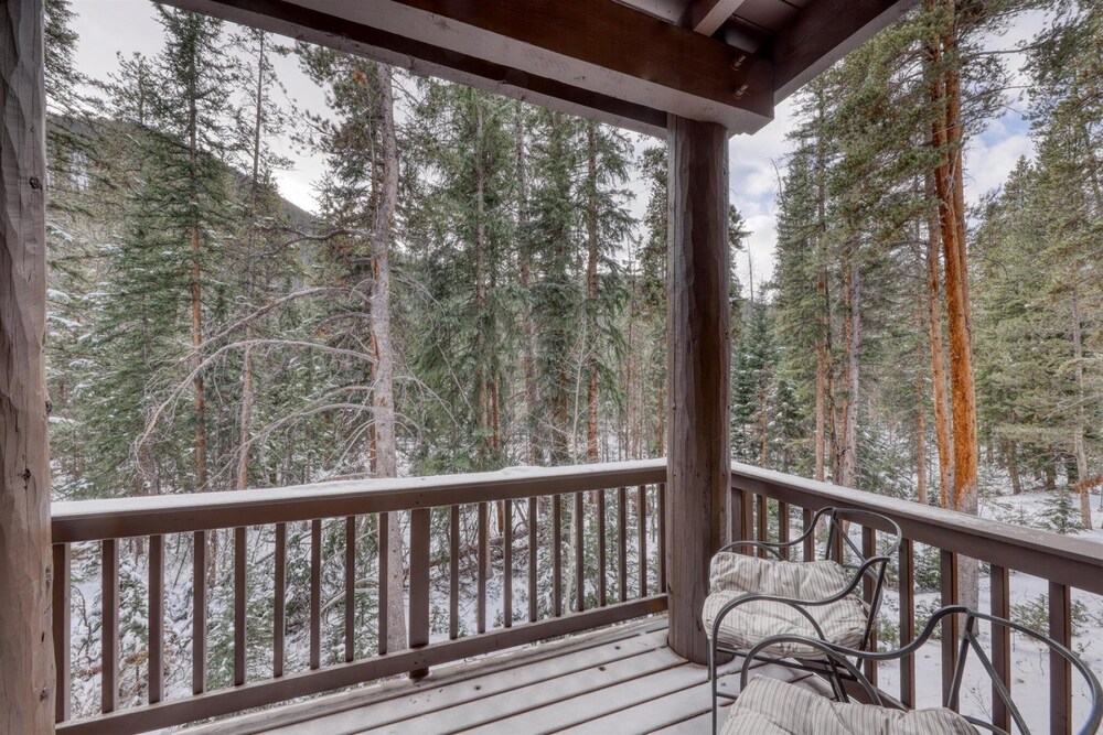 Charming Condo Nestled in the East Keystone Resort Neighborhood Shuttle to Ski Slopes Outdoor Pool and Hot Tub - photo 24
