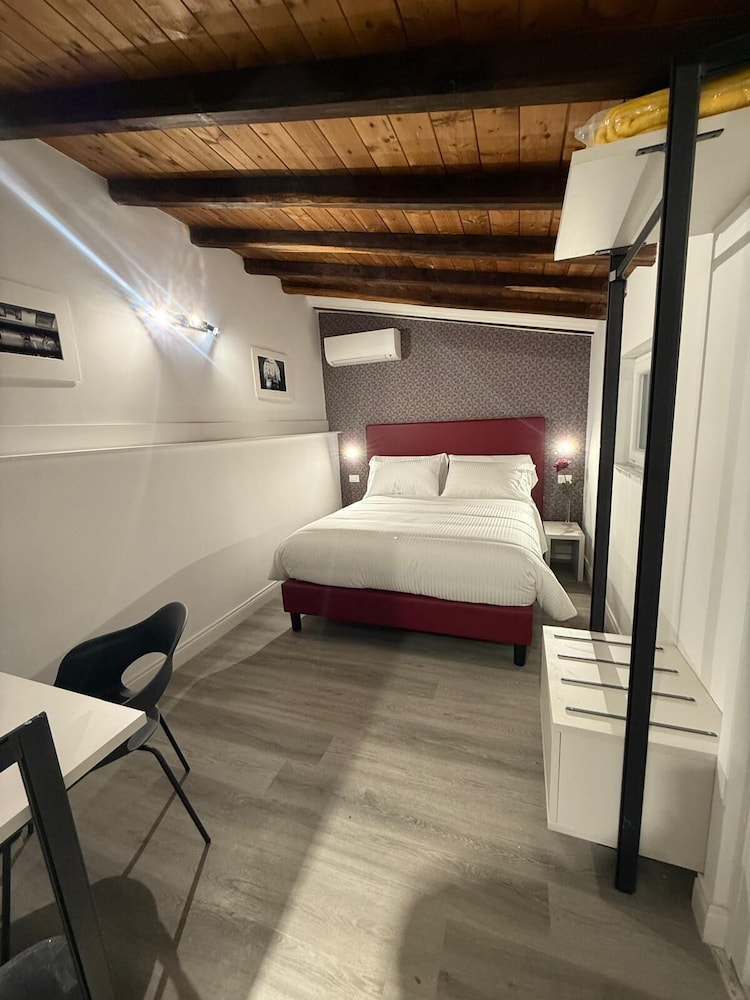 FoffoSuite — 4-Star Luxury Hotel in Rome, Italy