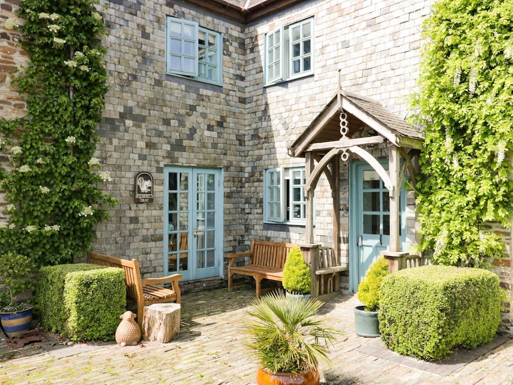 Squirrels Dray — 4-Star Luxury Hotel in St Austell, United Kingdom