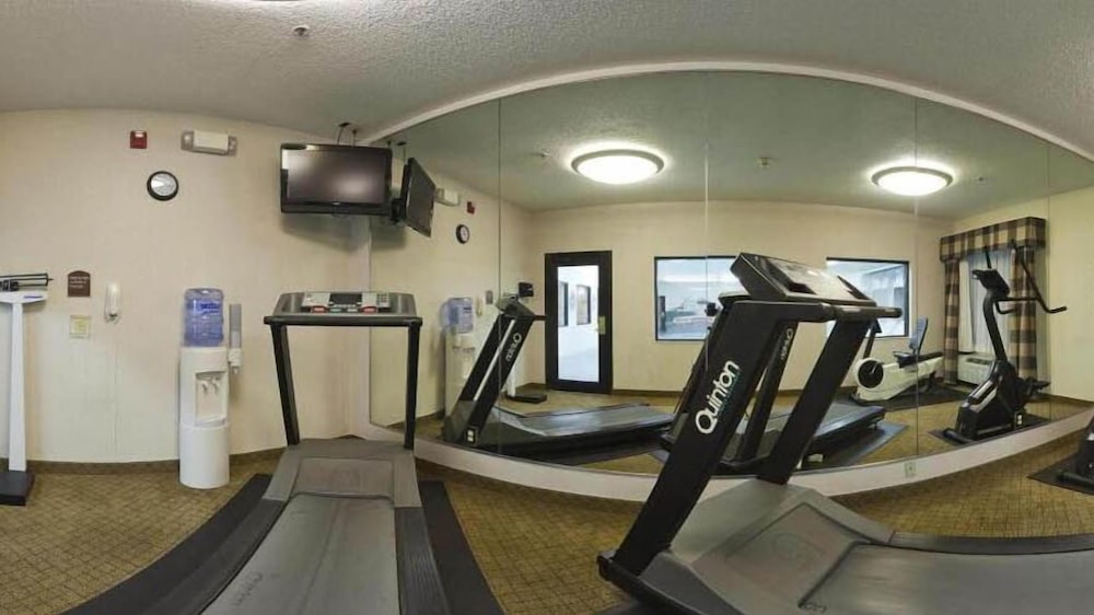 Holiday Inn Express & Suites Alliance by IHG - photo 30