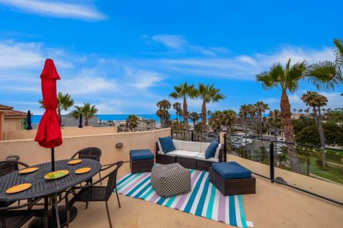 Buccaneer Beach Lookout 30 Night Minimum in Oceanside, United States