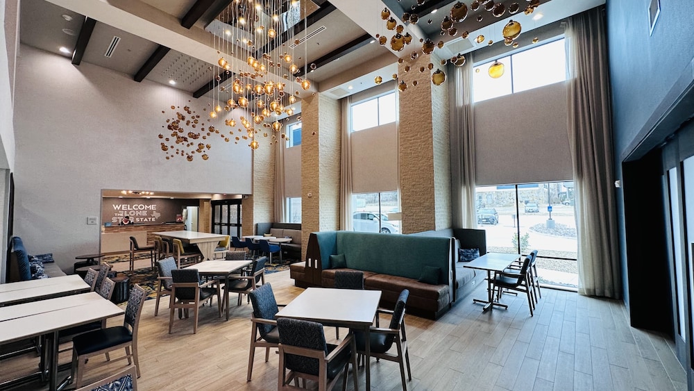 Hampton Inn & Suites Weatherford - photo 16