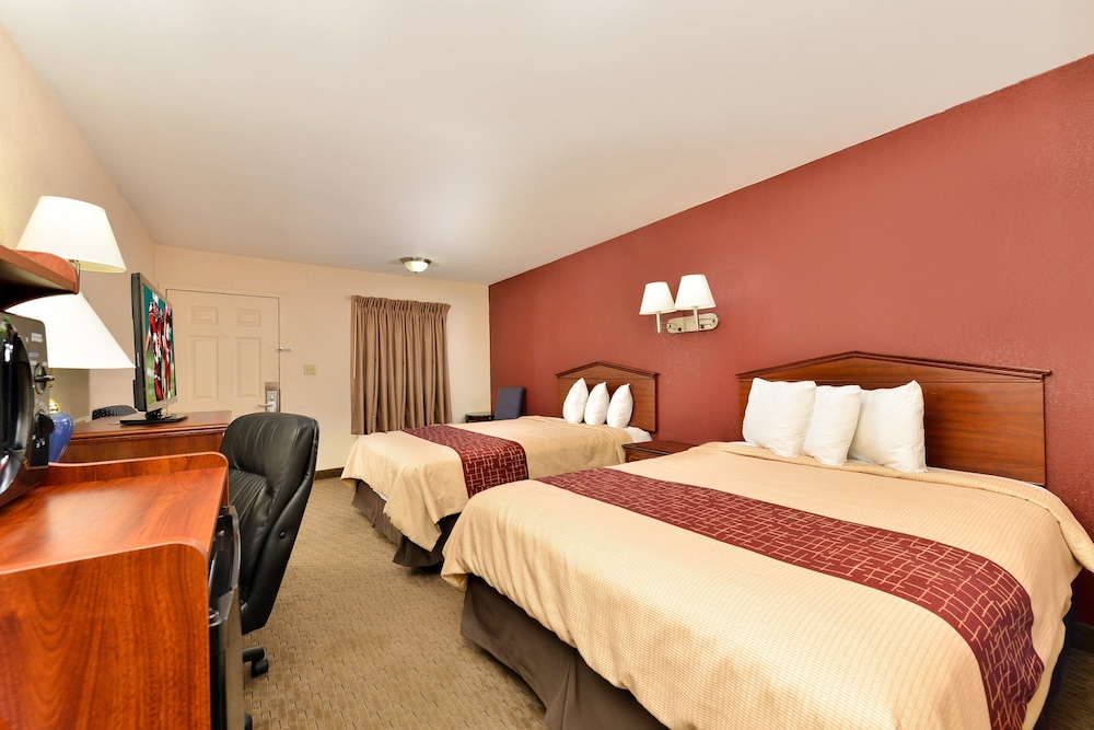 Red Roof Inn Dalton - photo 13
