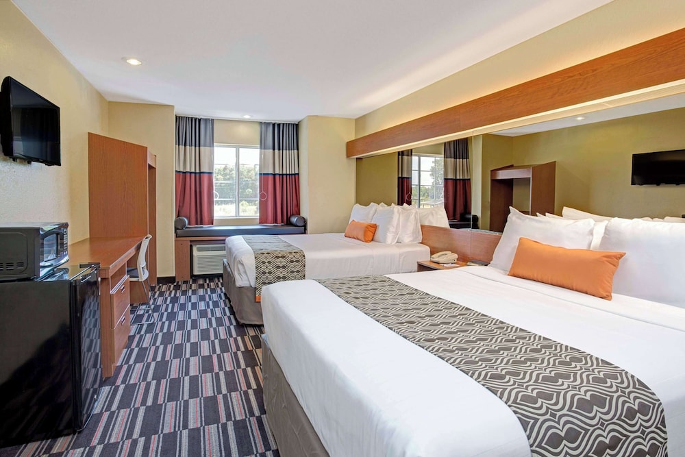 Microtel Inn & Suites by Wyndham Bushnell - photo 8