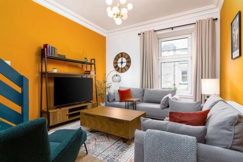 The Stylish 3 Bedroom Maisonette Retreat — 4-Star Luxury Hotel in Stirling, United Kingdom