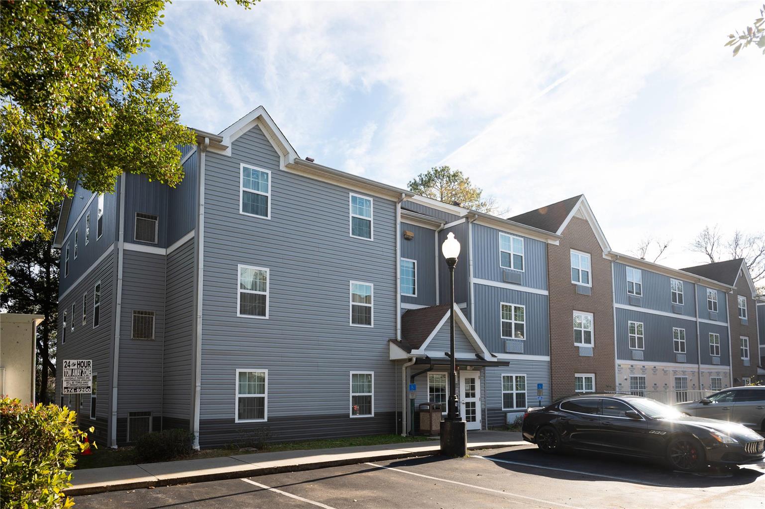 Alluxsuites at 1876 an Ascend Collection Hotel - photo 4