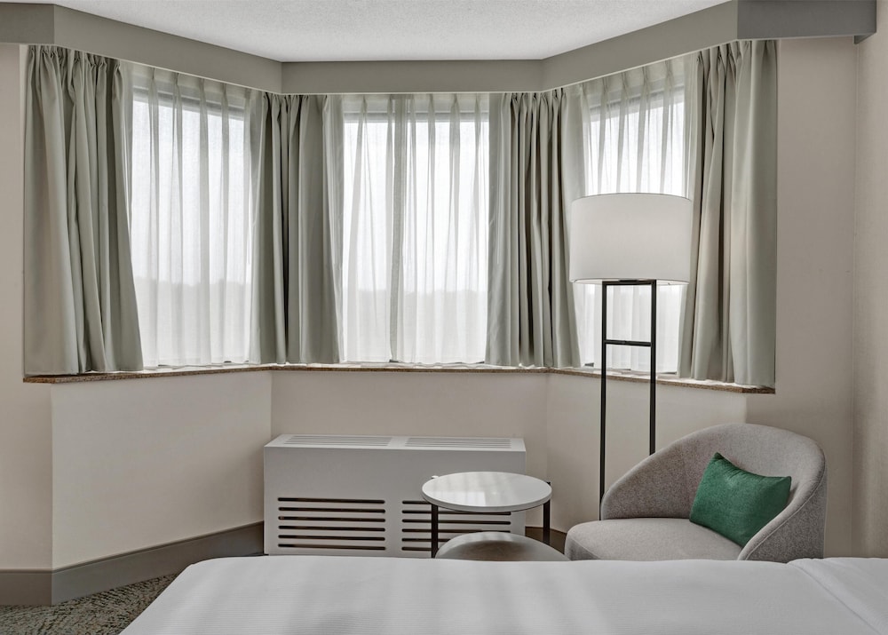Hilton Arlington National Landing - photo 26