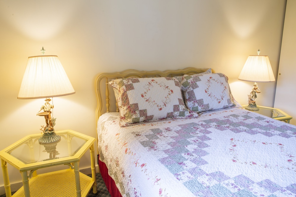 The Chimney Rock Inn & Cottages - photo 24
