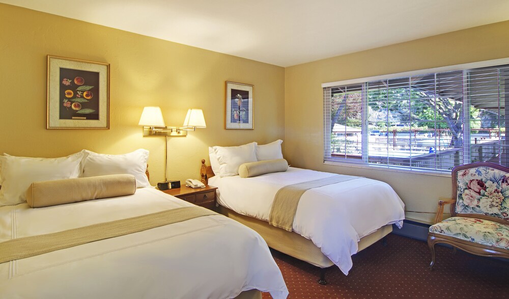Svendsgaard's Inn - photo 20