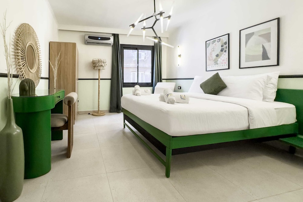 The Groovy 2 BDR Apt 5 min to CAI Airport — 4-Star Luxury Hotel in Cairo, Egypt