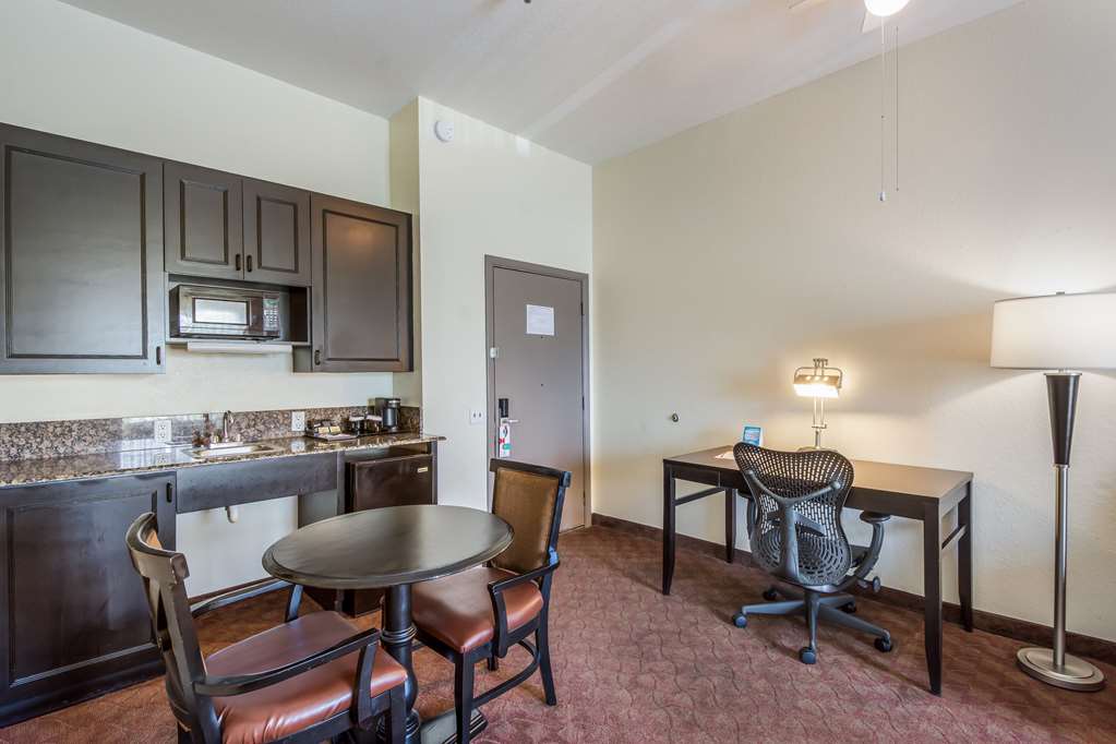 Clarion Inn & Suites Central Clearwater Beach - photo 43