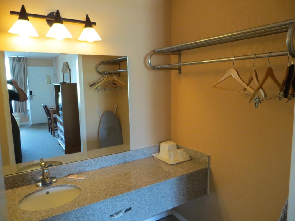 Americourt Extended Stays - photo 24