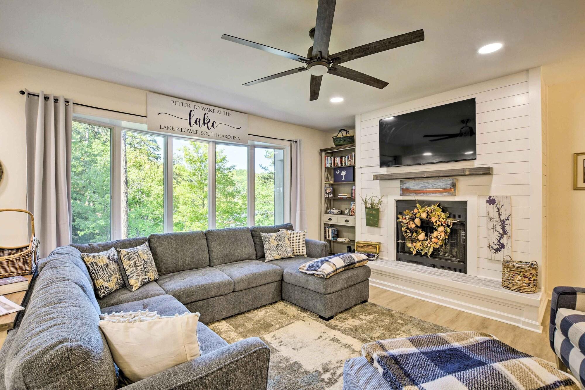 Keowee Keys Condo with Resort Amenities Access — 4-Star Luxury Hotel in Salem, United States
