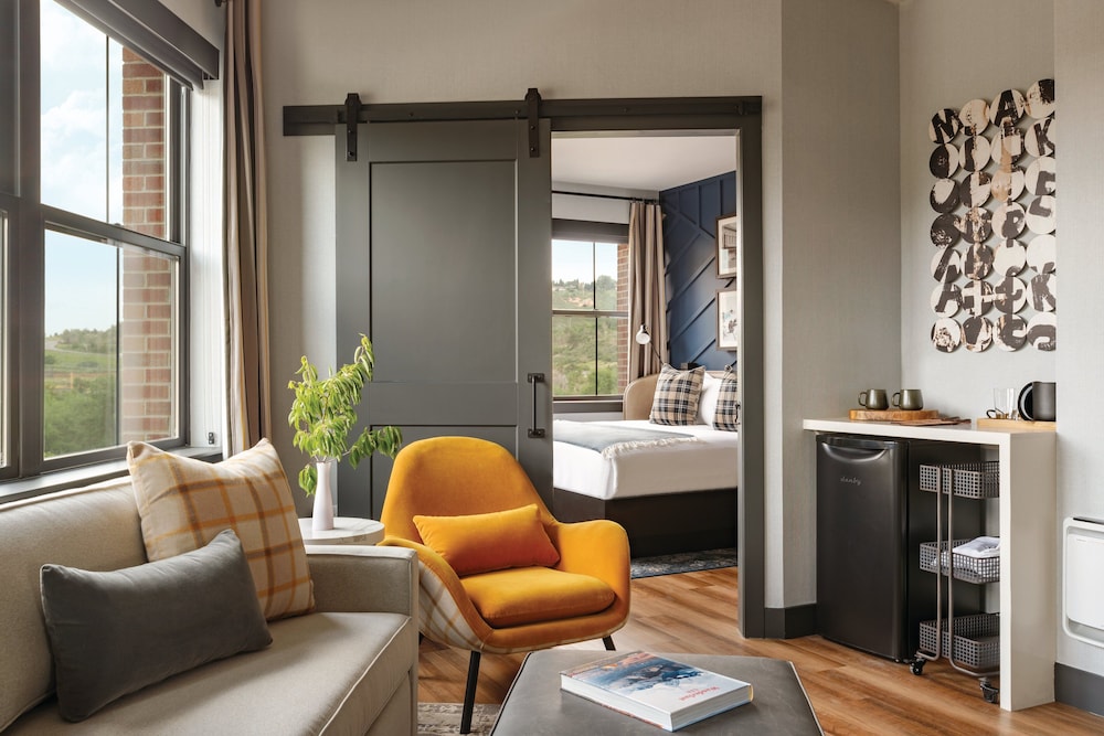 The Eddy Taproom & Hotel - photo 24
