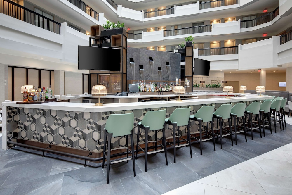 Embassy Suites by Hilton Atlanta Perimeter Center - photo 41