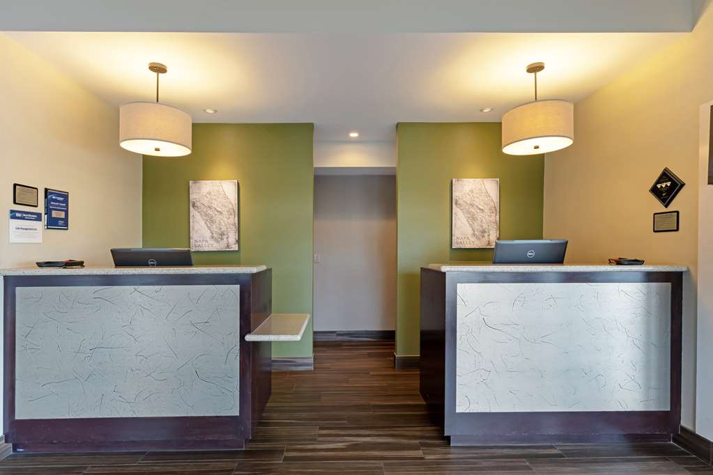 Best Western Plus Inn At The Vines - photo 6