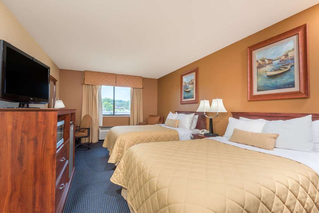 Ramada by Wyndham Catlettsburg Ashland - photo 10