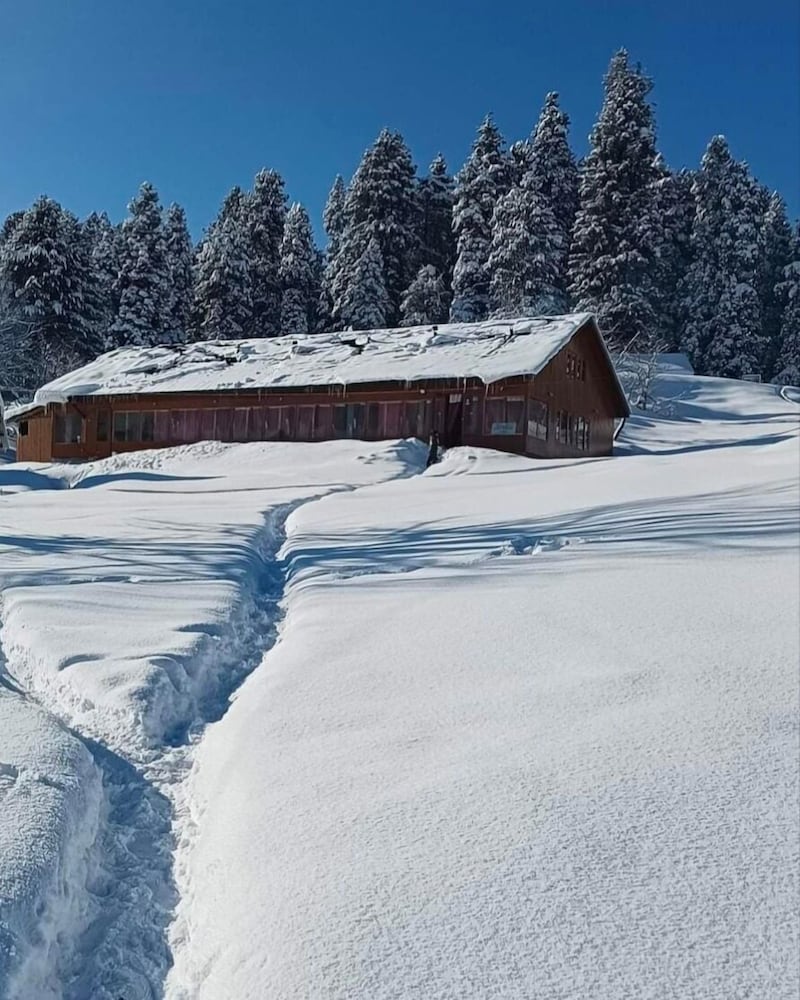 Hotel Roseland Cottage Gulmarg — Srinagar