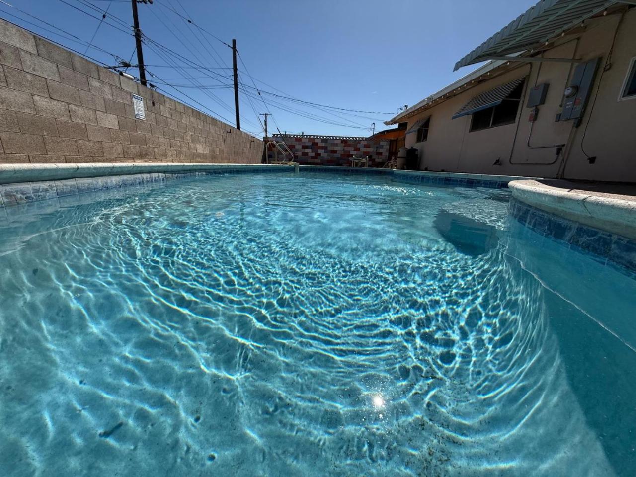 Vintage Apt Private Pool Oasis Sleeps 6 5 Min DT