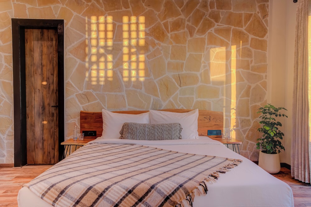 Moshams A Home with Nature & Elegance — 4-Star Luxury Hotel in Narendranagar, India