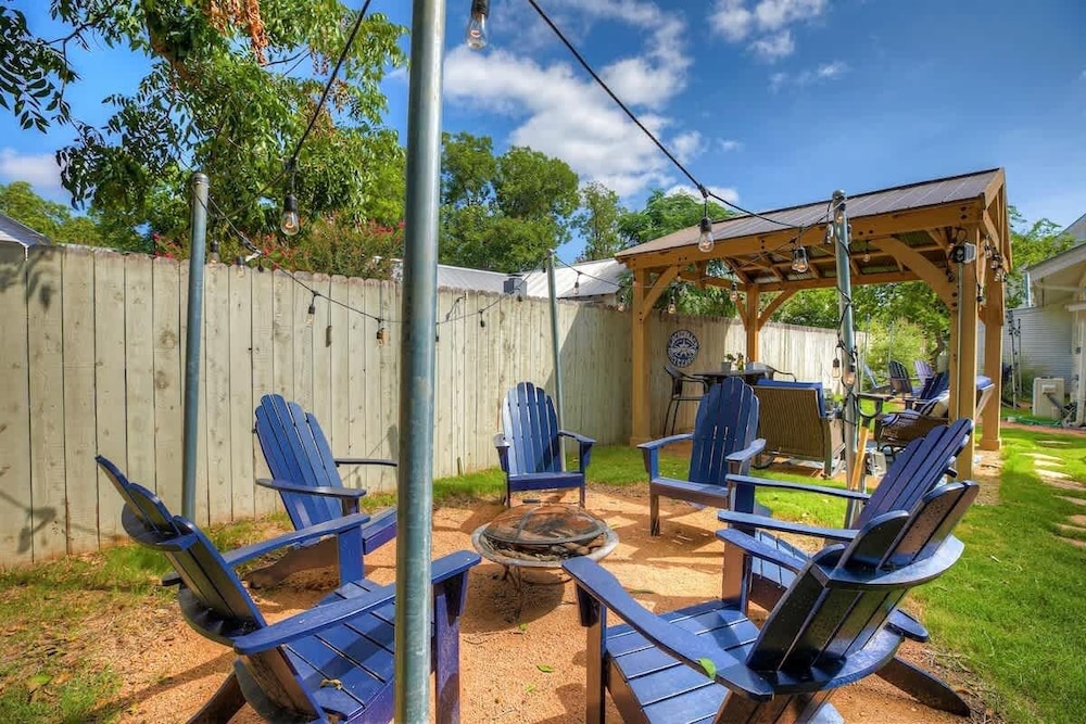 Luxury Combo Walk to Main with 2 Hot Tubs - photo 40