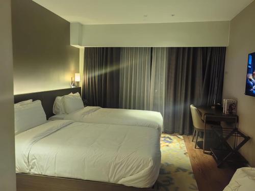Acqua Private Residences — Manila — photo 2