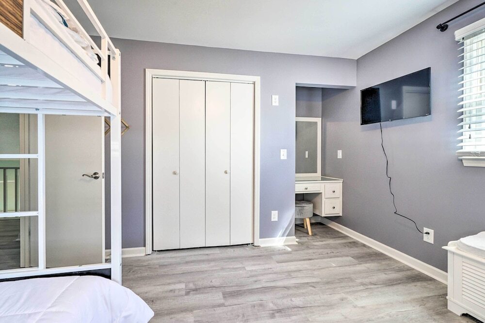 Oak Island Home with Pool Walk to Long Beach — 4-Star Luxury Hotel in Oak Island, United States