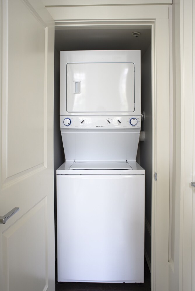 Sonder Central Suites — 4-Star Luxury Hotel in New Orleans, United States