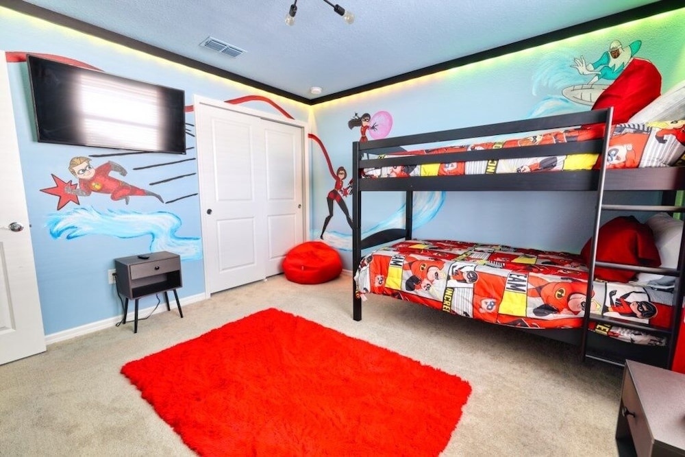 8 Bed Themed Windsor Island Resort Holiday Home 8 Bedroom Home by Redawning - photo 27