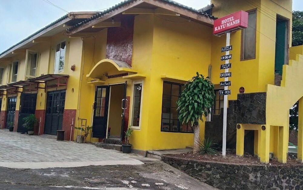 Hotel Kayu Manis — Boyolali