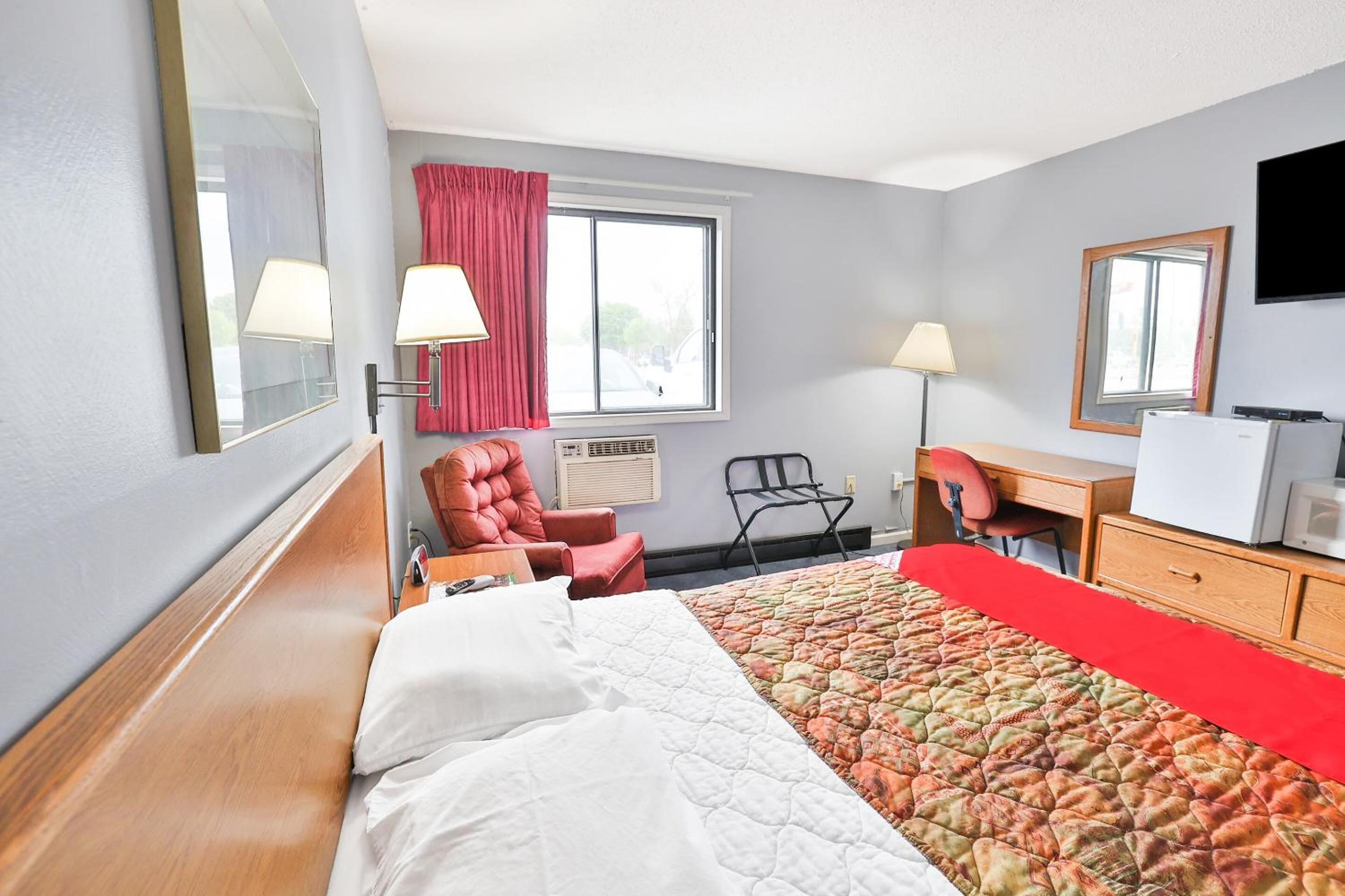 OYO Hotel Pipestone MN Canterbury Park - photo 11