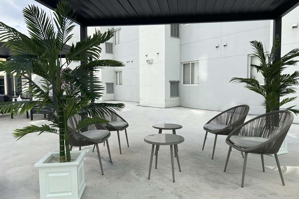 Nuvo Suites Hotel - photo 13
