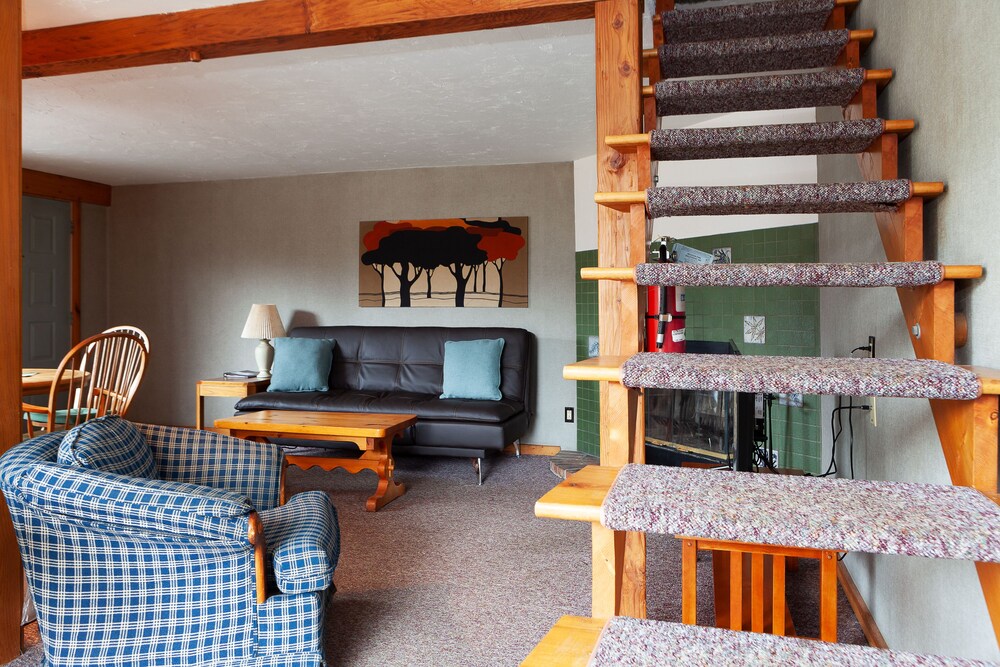 Town & Country Motor Inn - photo 11