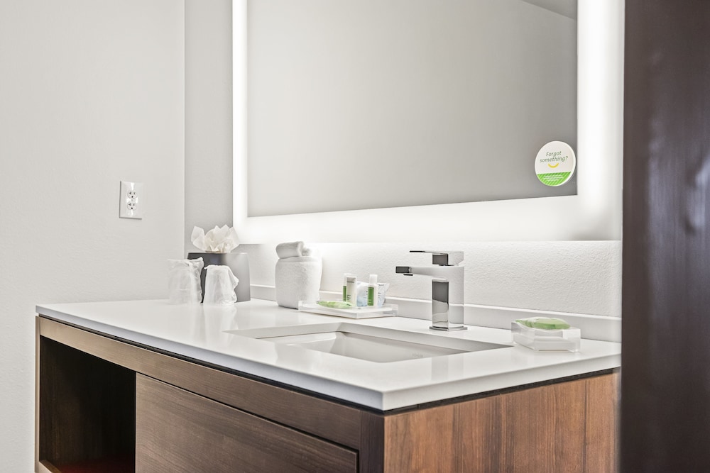 Holiday Inn St. Petersburg West by IHG - photo 33